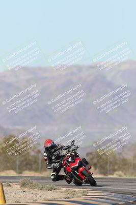 media/Dec-04-2025-Racers Edge (Thu) [[5ebc9f124d]]/3-B Group/1-Session 1 (Turn 7)/